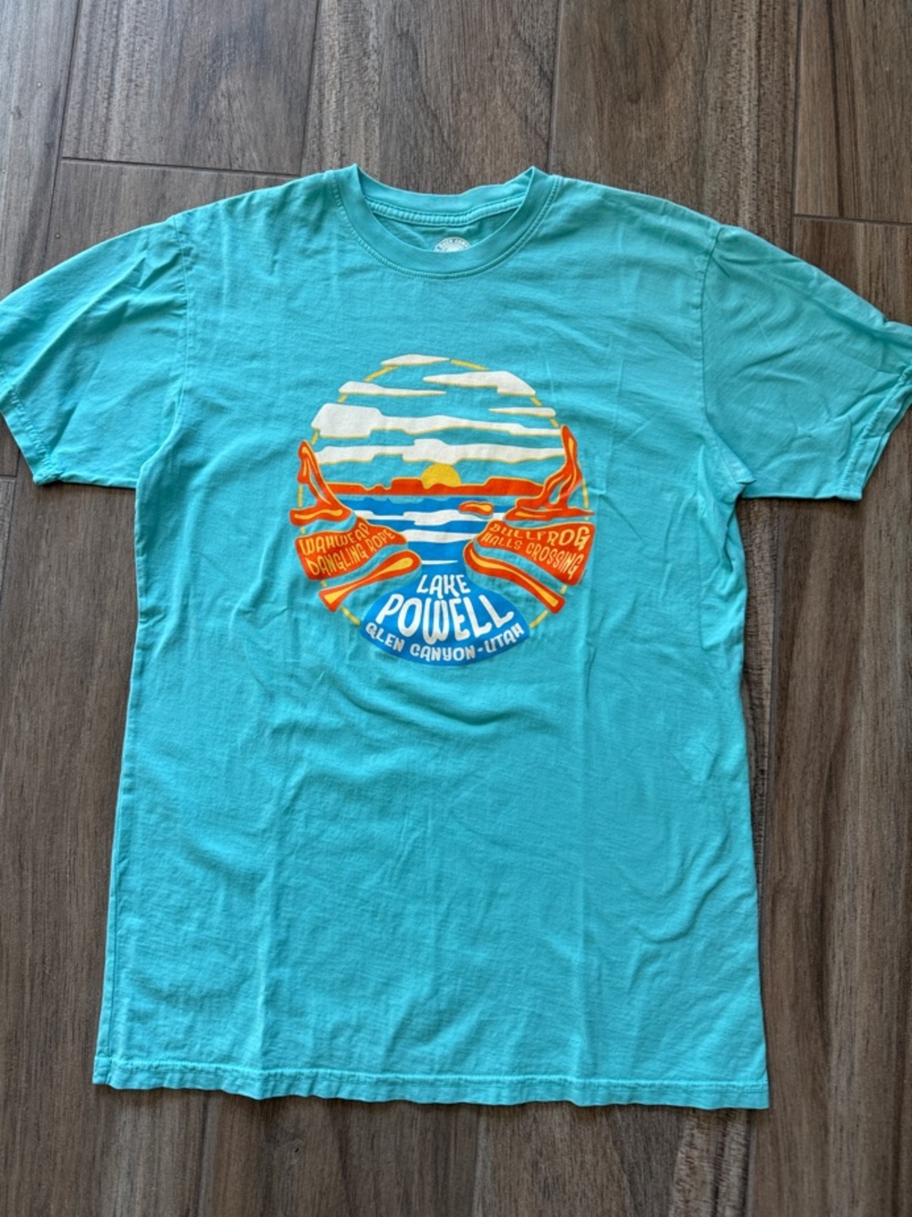 Lake Powell Graphic Tee - Turquoise. Unisex size Med. UT Wahweap Bullfrog NWOT